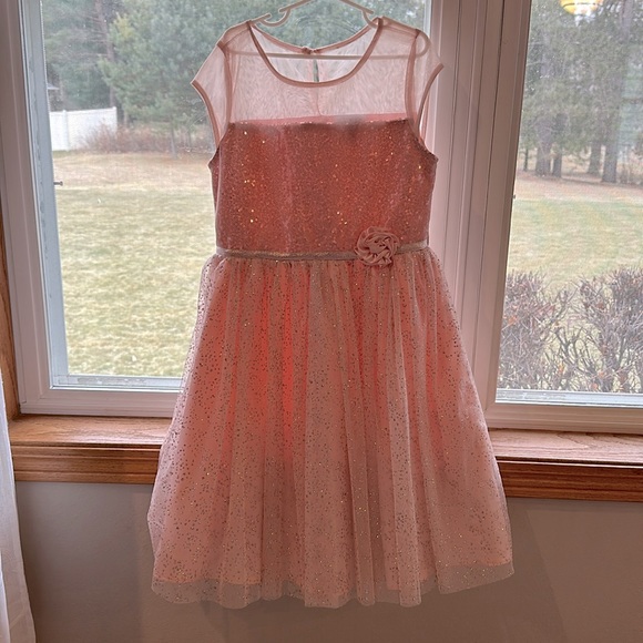 Gorgeous Dress - Picture 2 of 8